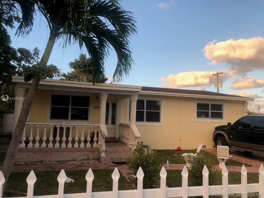 1445 NW 118th Street Miami FL 33167