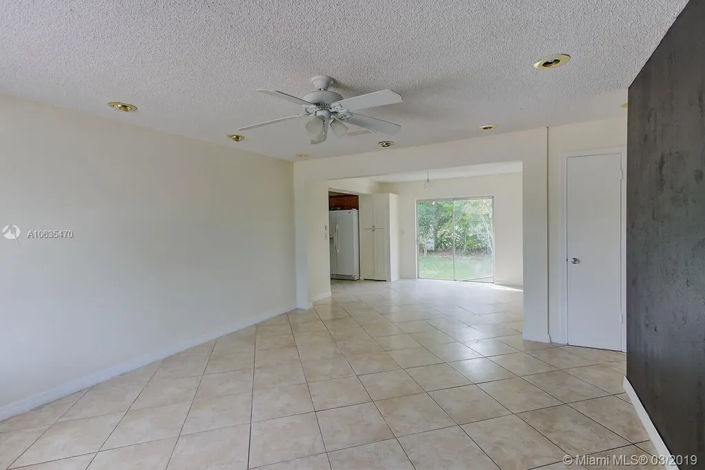 309 SW 76th Terrace North Lauderdale FL 33068