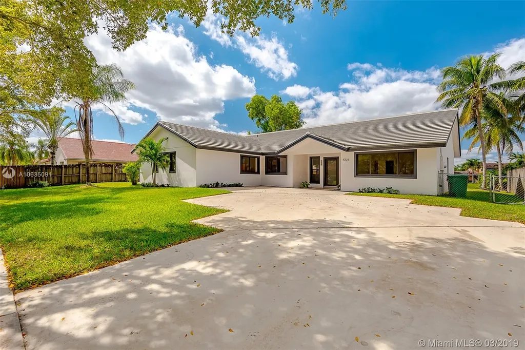 5721 Hawkes Bluff Avenue Davie FL 33331