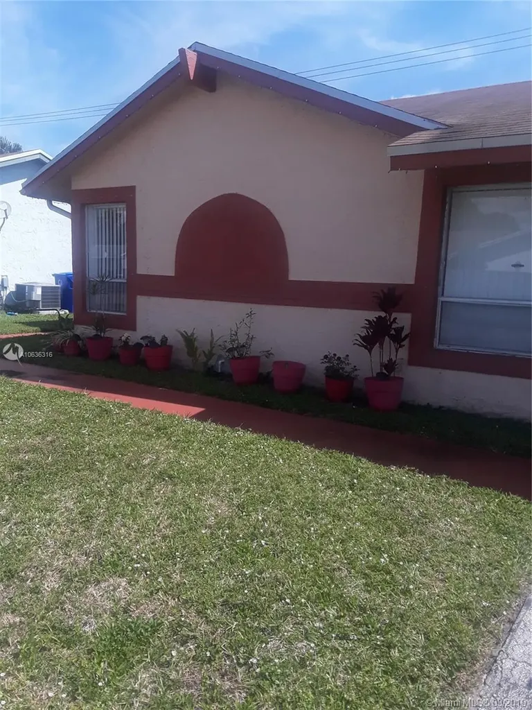 360 SW 81st Terrace North Lauderdale FL 33068