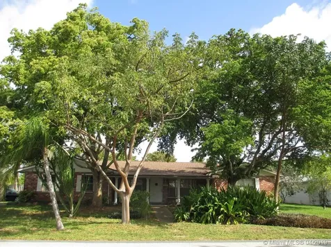 901 NE 8th Court Pompano Beach FL 33060