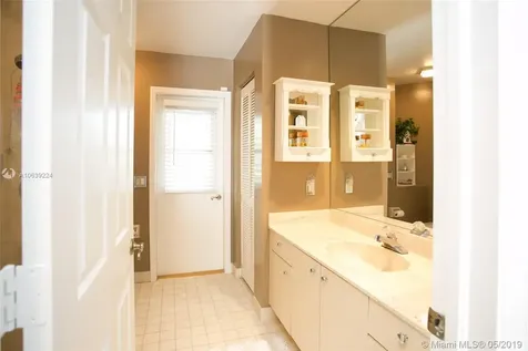 1017 Creekford Drive Weston FL 33326