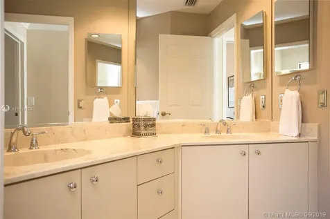 1017 Creekford Drive Weston FL 33326