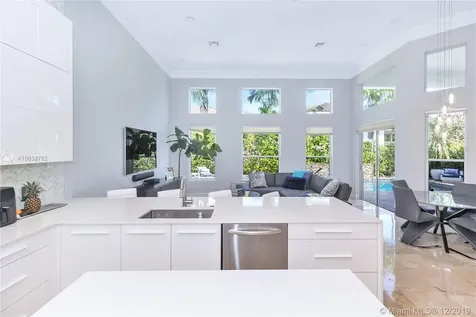 909 Manatee Way Hollywood FL 33019