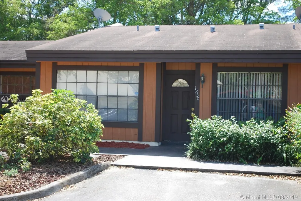 1830 Acorn Lane Pembroke Pines FL 33026