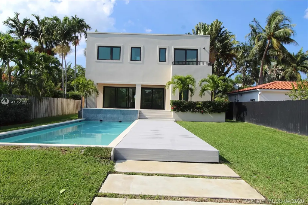 1048 S Northlake Drive Hollywood FL 33019