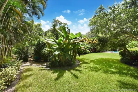 5820 SW 99th Terrace Pinecrest FL 33156