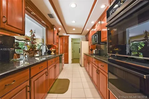 5820 SW 99th Terrace Pinecrest FL 33156