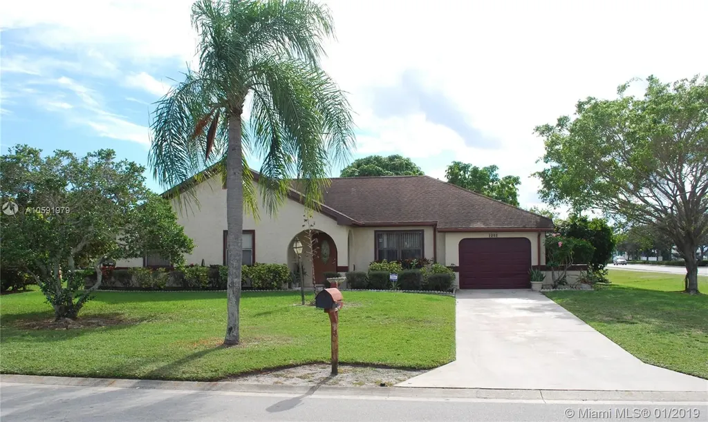 2202 SE Rainier Road Port St. Lucie FL 34952