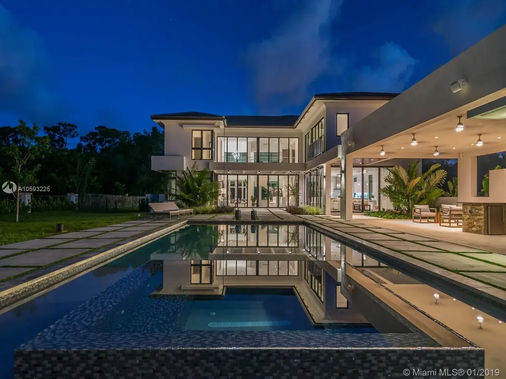 6801 SW 92nd Street Pinecrest FL 33156