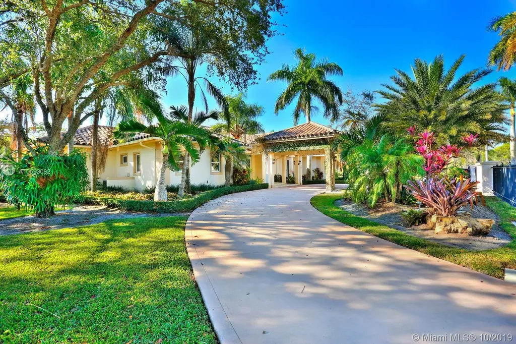 5826 SW 107th Street Pinecrest FL 33156