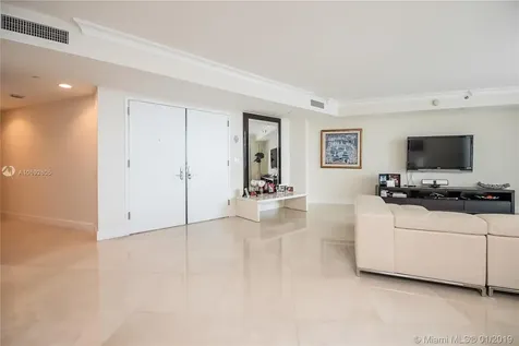 17201 Collins Avenue Sunny Isles Beach FL 33160