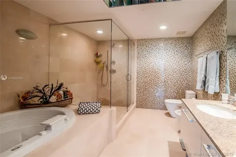 17201 Collins Avenue Sunny Isles Beach FL 33160