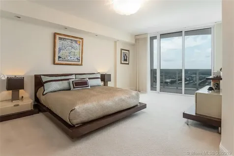 17201 Collins Avenue Sunny Isles Beach FL 33160