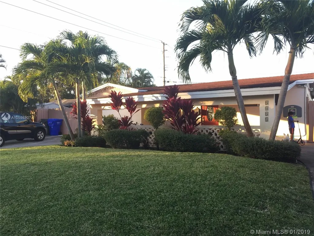 6461 Perry Street Hollywood FL 33024