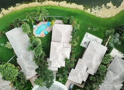 2477 Bay Isle Court Weston FL 33327