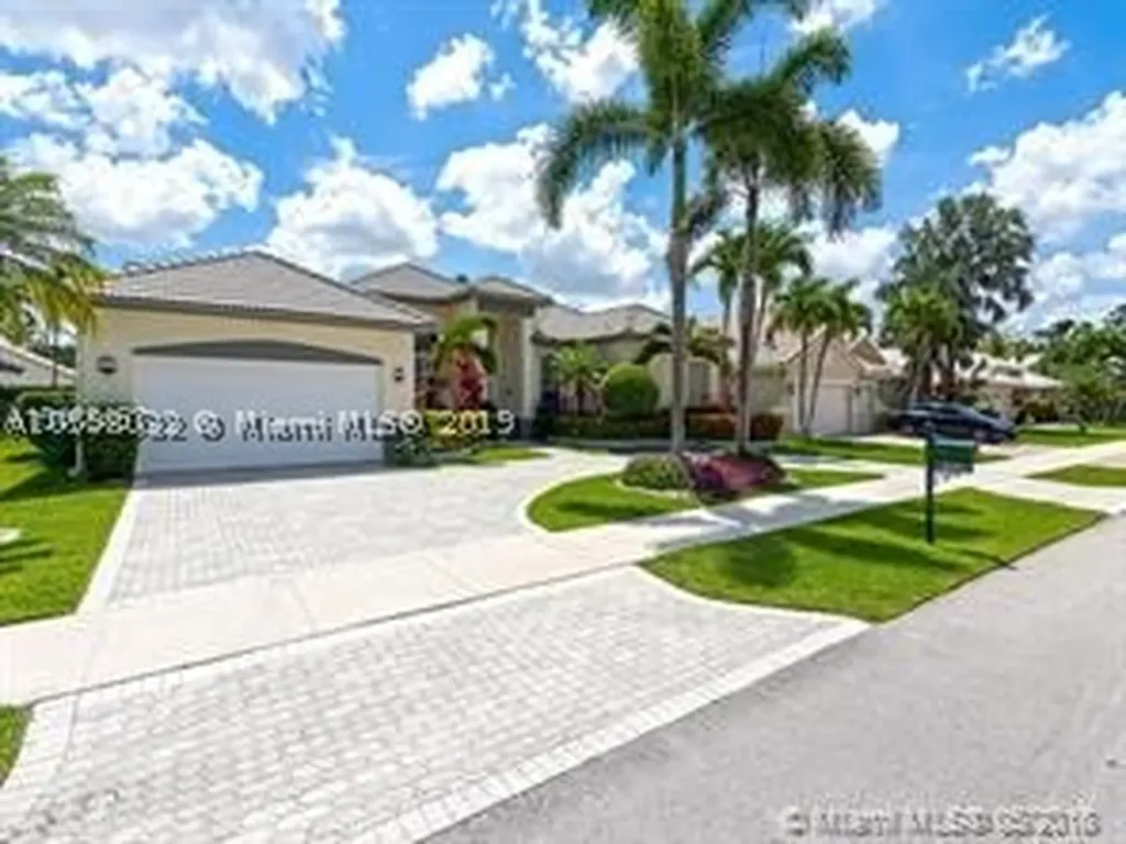 2942 W Abiaca Circle Davie FL 33328