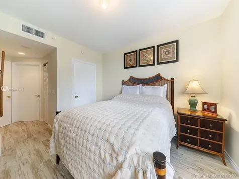4779 Collins Avenue Miami Beach FL 33140