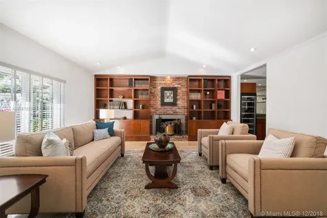 8125 SW 52nd Avenue Miami FL 33143