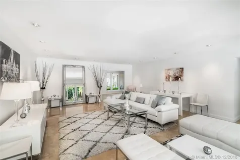 8125 SW 52nd Avenue Miami FL 33143
