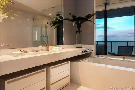 Sunny Isles Beach FL 33160
