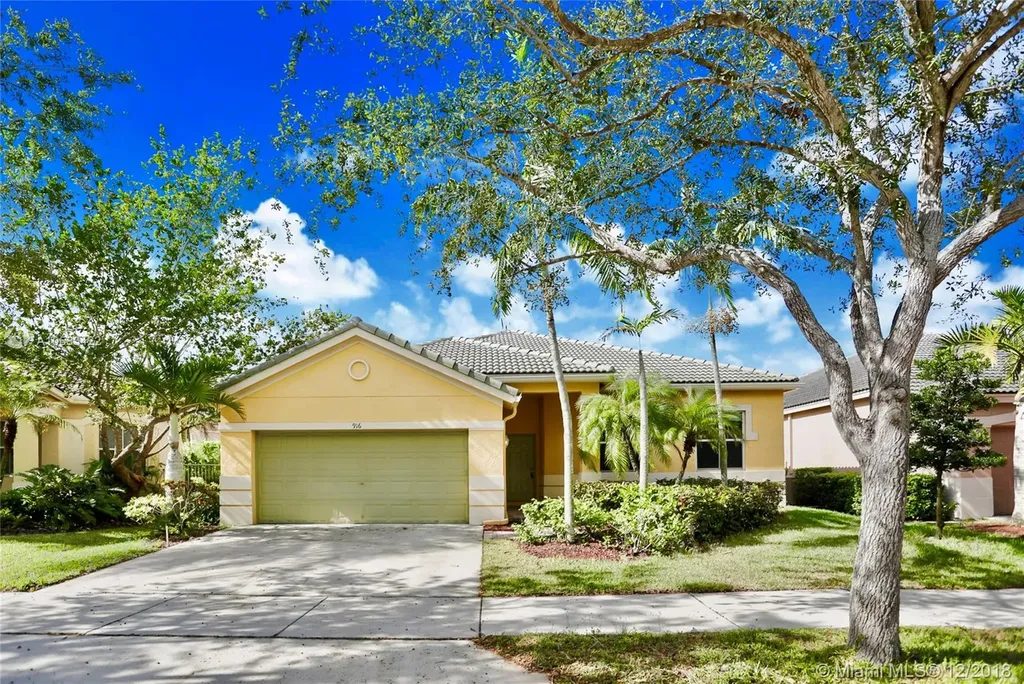 916 Tulip Circle Weston FL 33327