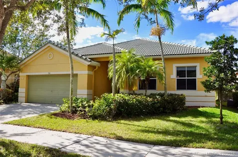 916 Tulip Circle Weston FL 33327
