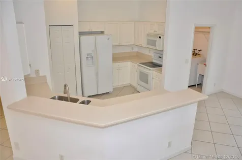916 Tulip Circle Weston FL 33327