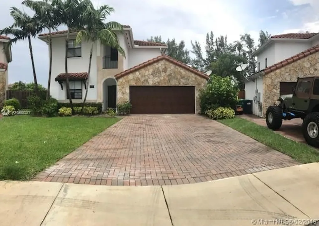 10391 NW 10th Street Miami FL 33172