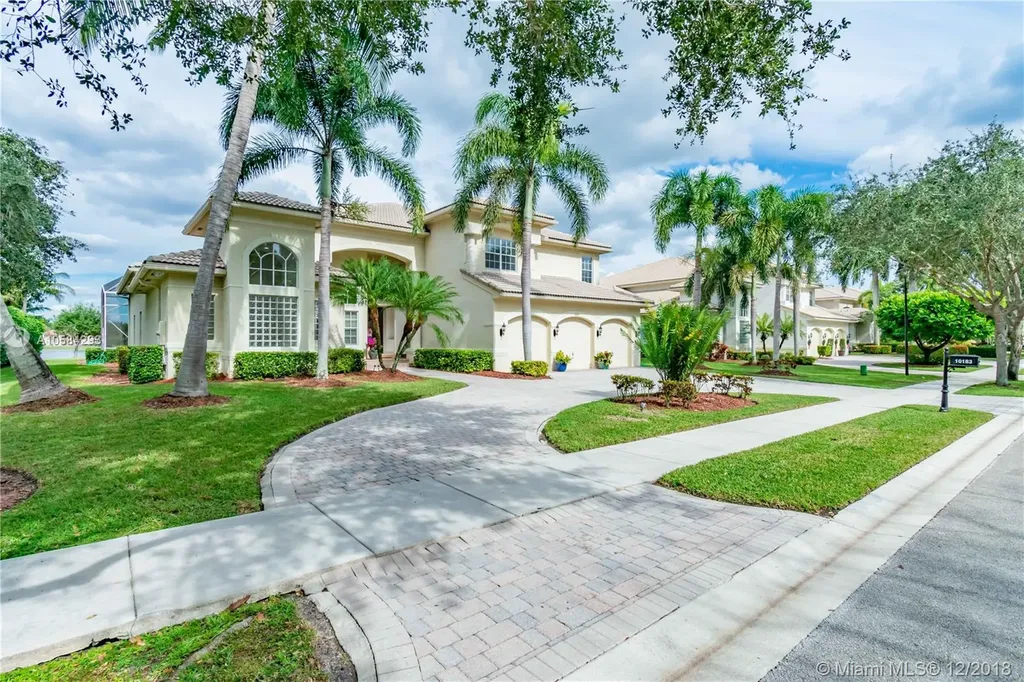 10183 S Lake Vista Circle Davie FL 33328