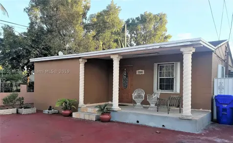 2500 NW 29th Street Miami FL 33142