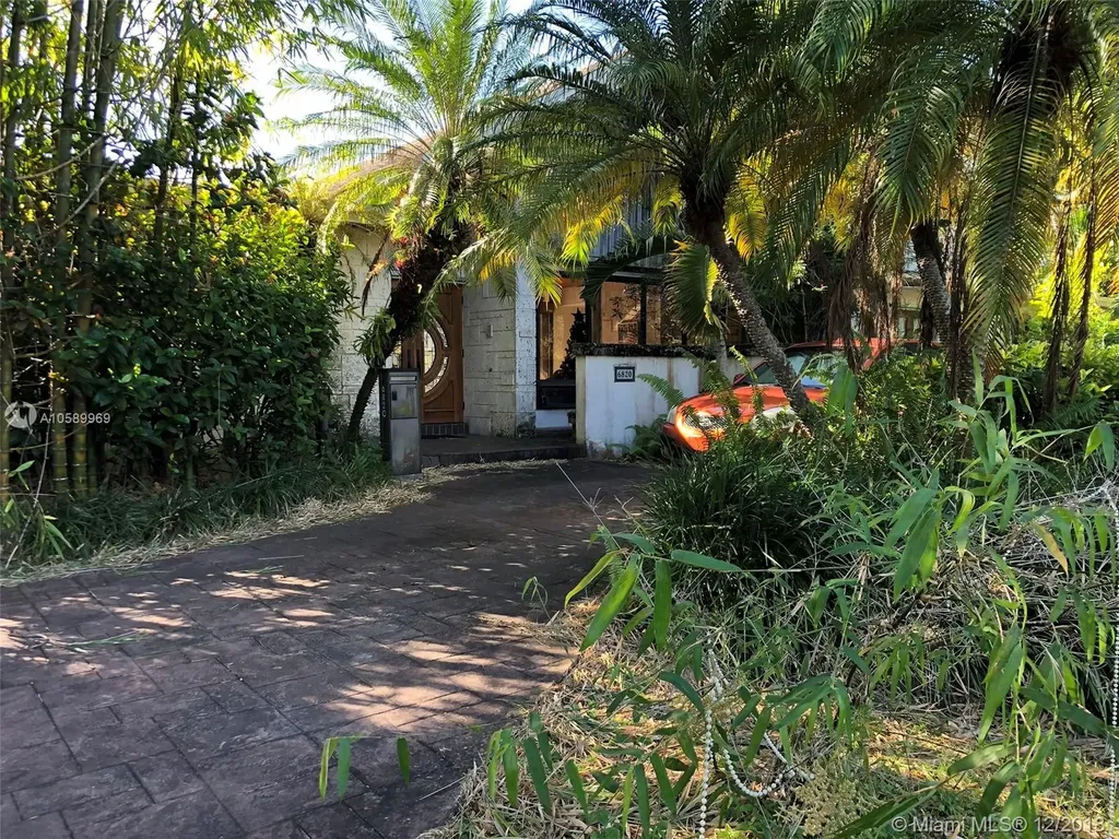 6820 SW 126th Terrace Pinecrest FL 33156