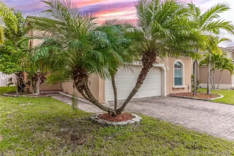 2203 Portofino Avenue Homestead FL 33033