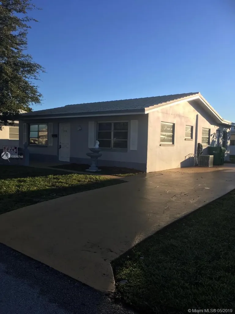 5716 NW 87th Avenue Tamarac FL 33321