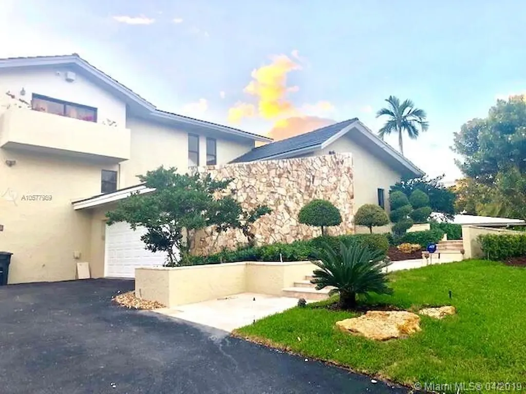 6828 Sunrise Terrace Coral Gables FL 33133