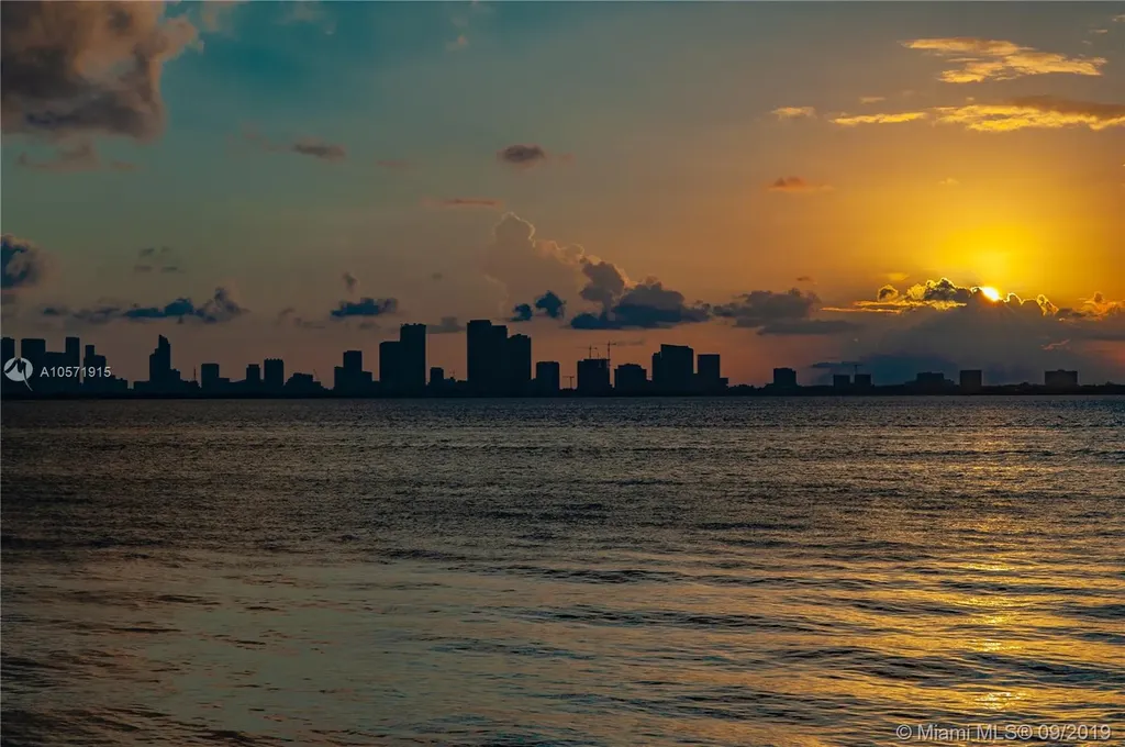 5712 N Bay Road Miami Beach FL 33140