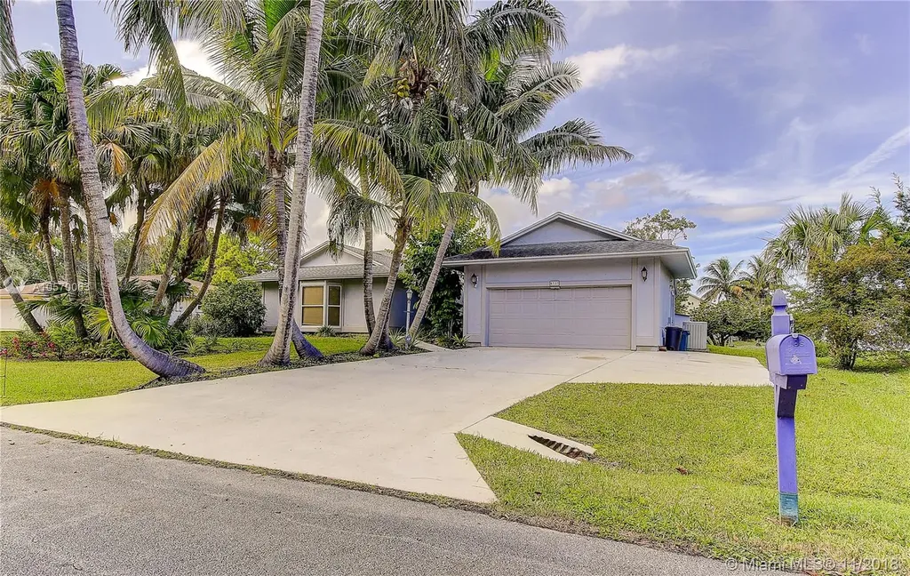 8737 SE Sharon Street Hobe Sound FL 33455