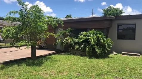5718 SW 36th Court West Park FL 33023