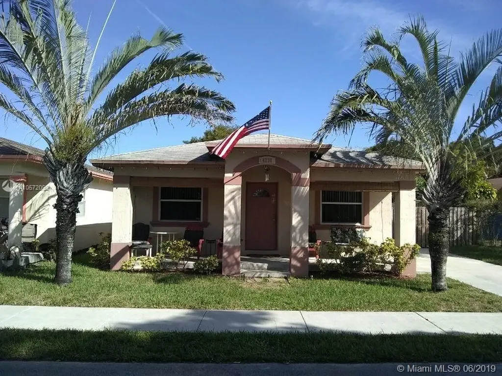 4238 SW 57th Avenue Davie FL 33314