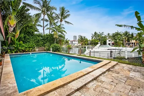 4505 N Meridian Avenue Miami Beach FL 33140