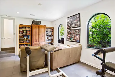 4505 N Meridian Avenue Miami Beach FL 33140