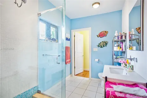 4505 N Meridian Avenue Miami Beach FL 33140
