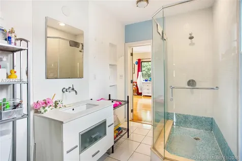 4505 N Meridian Avenue Miami Beach FL 33140