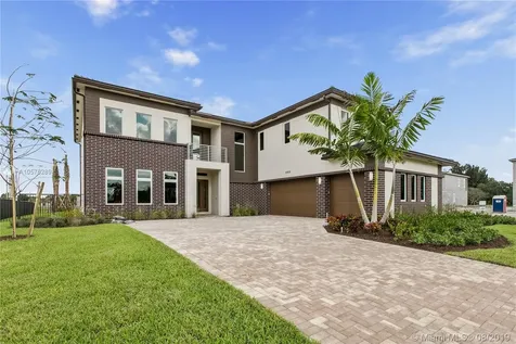 6805 S Stillwater Shores Drive Davie FL 33314