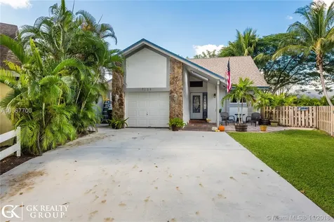 7321 NW 39th Street Coral Springs FL 33065