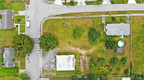 10571 SW 174th Terrace Miami FL 33157