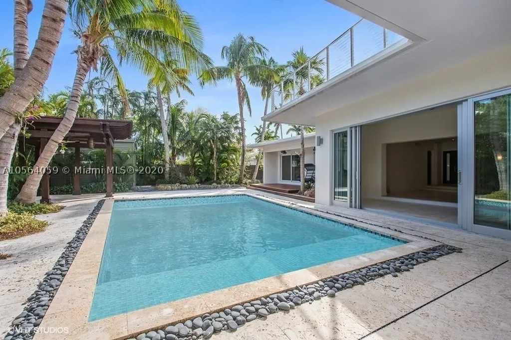 335 Pacific Road Key Biscayne FL 33149