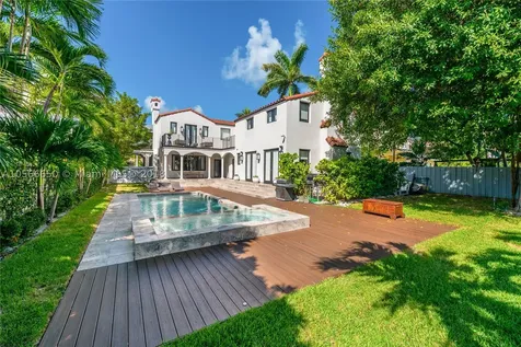 4315 N Meridian Avenue Miami Beach FL 33140