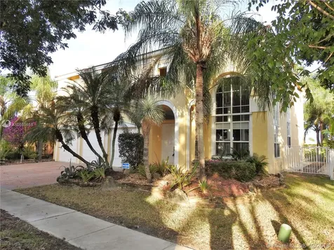 833 SW 167th Avenue Pembroke Pines FL 33027