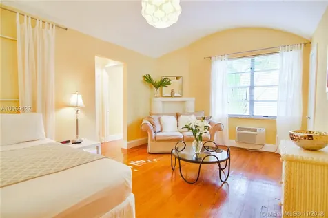 1415 Collins Avenue Miami Beach FL 33139
